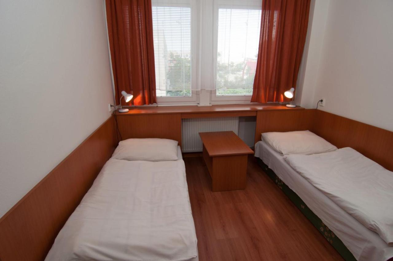 Hotel Avion Bratysława Zewnętrze zdjęcie