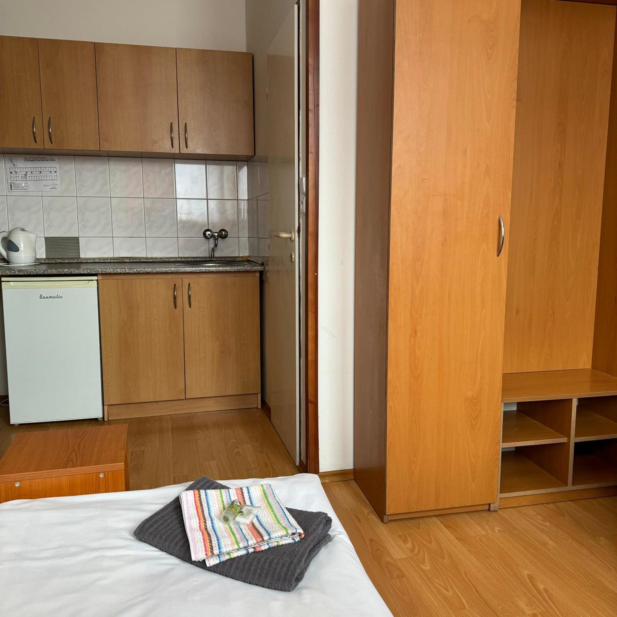 Hotel Avion Bratysława Zewnętrze zdjęcie