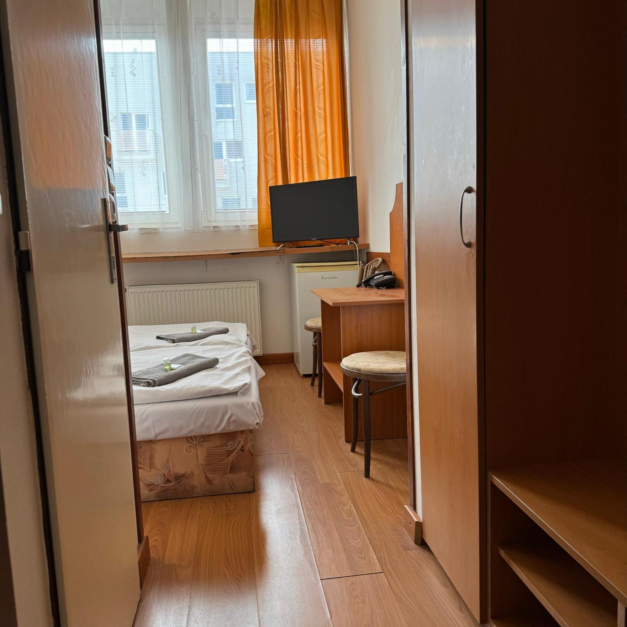 Hotel Avion Bratysława Zewnętrze zdjęcie