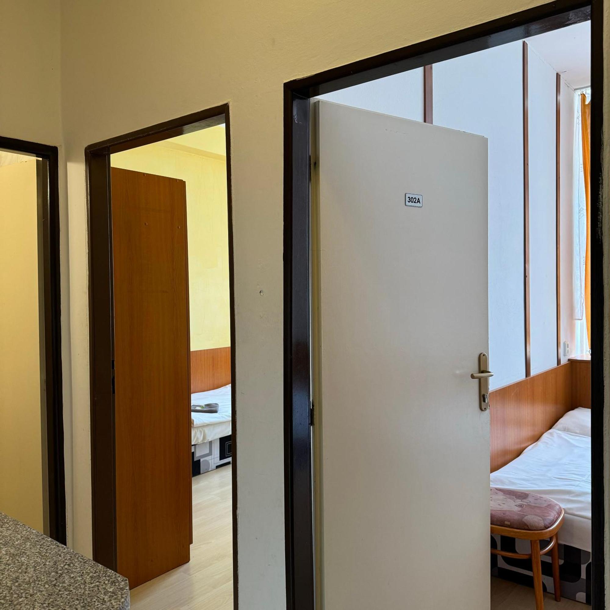 Hotel Avion Bratysława Zewnętrze zdjęcie