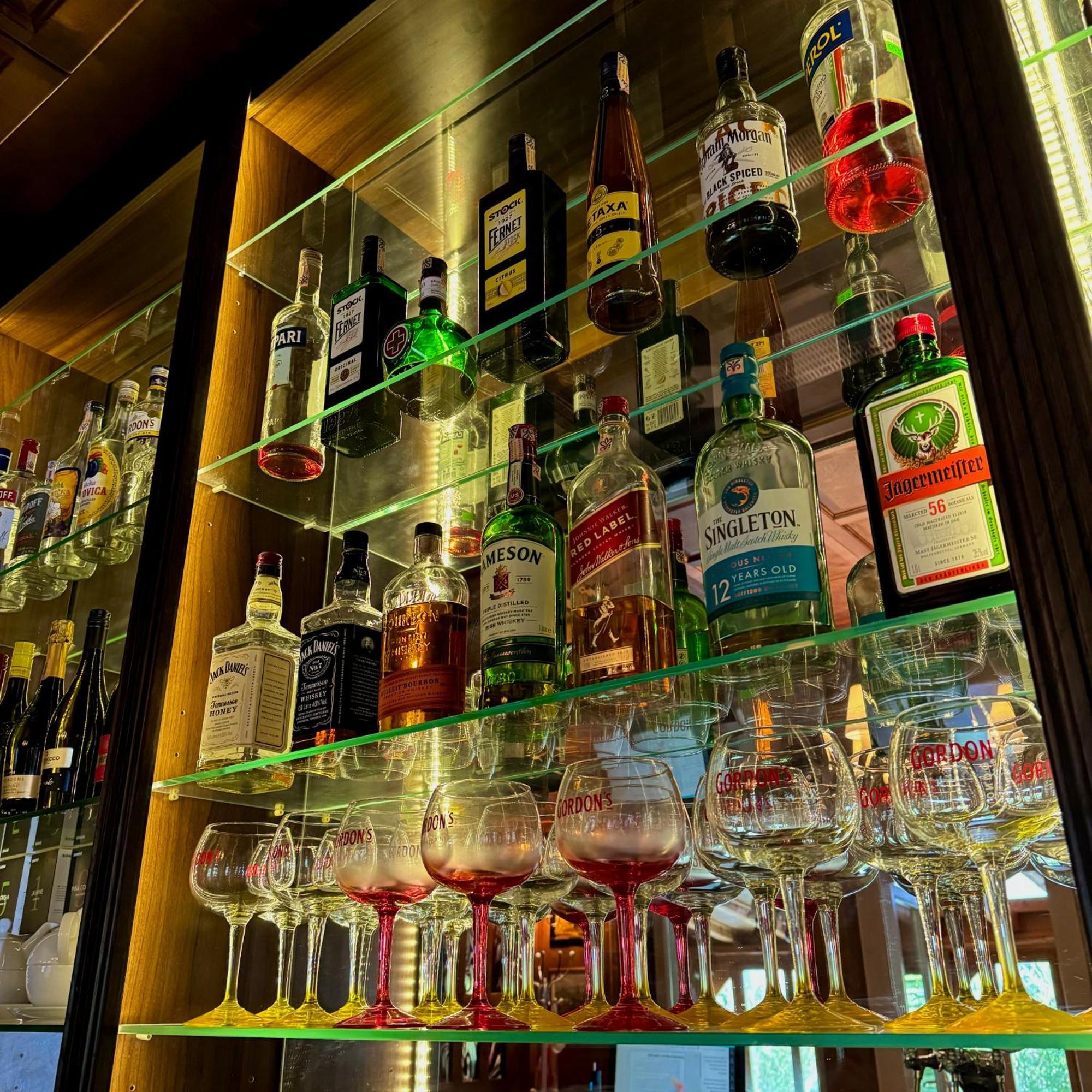 Hotel Avion Bratysława Zewnętrze zdjęcie