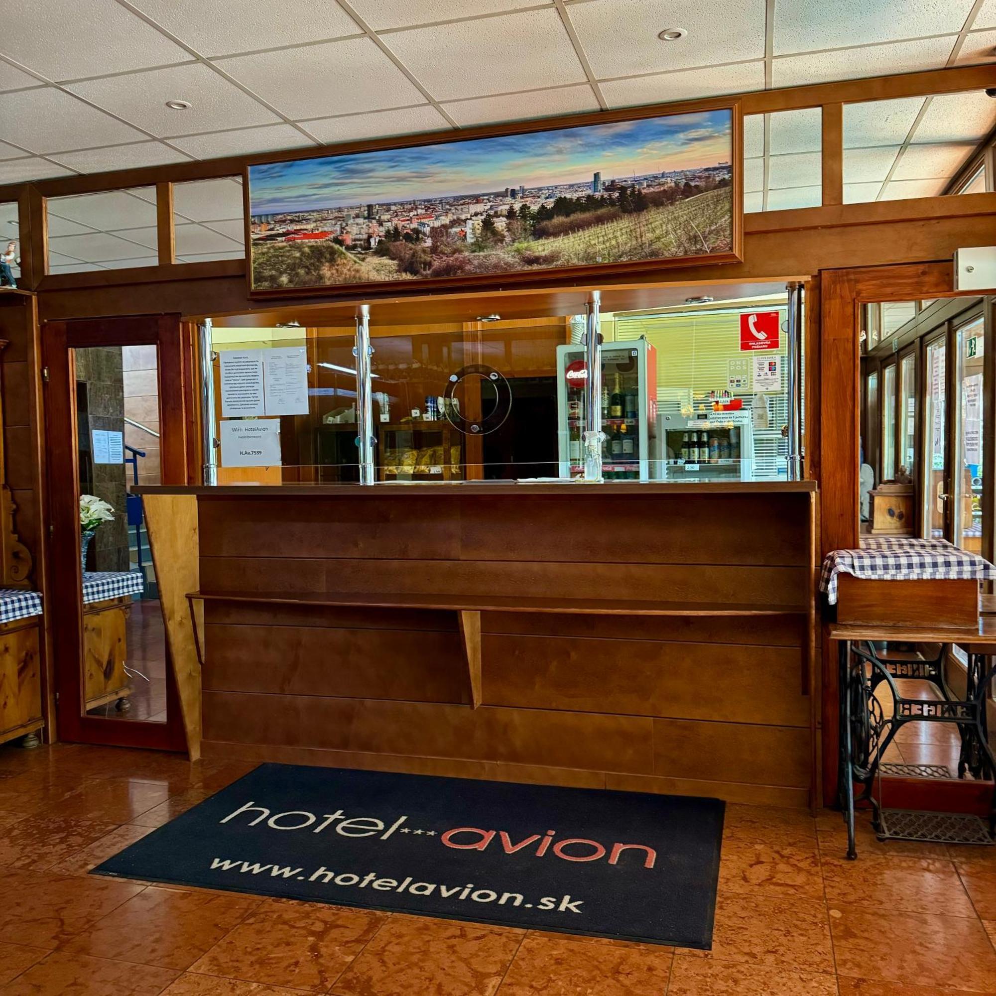 Hotel Avion Bratysława Zewnętrze zdjęcie